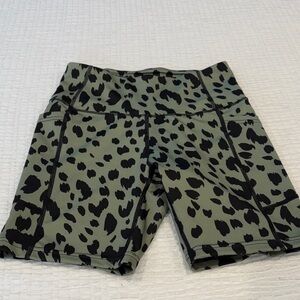Nicole Miller Olive Green Leopard Print Women’s Workout Shorts size S